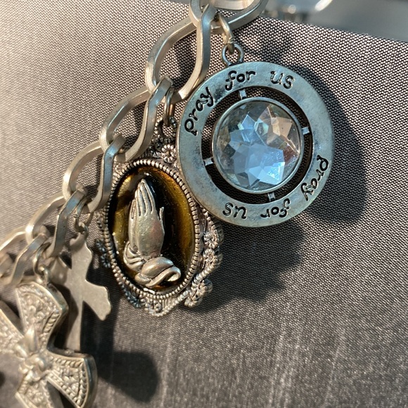 Chunky silver BoHo cross necklace w/clasp - Picture 4 of 5